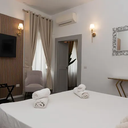 Penthouse Colosseo Iii *